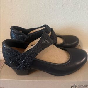 Cobb Hill by New Balance Black Mary Jane Flats